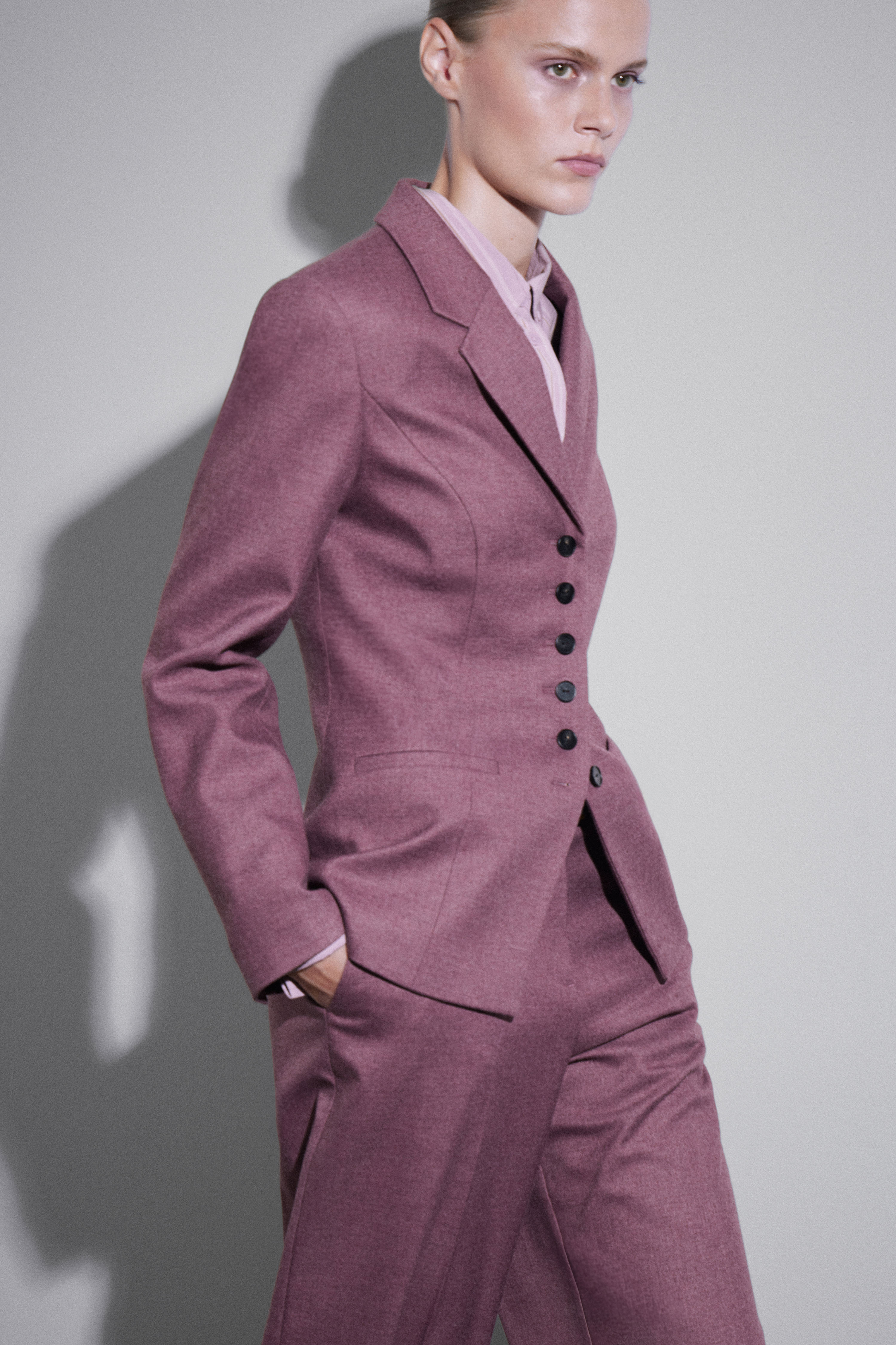 Однобортныйблейзерприталенногокроя