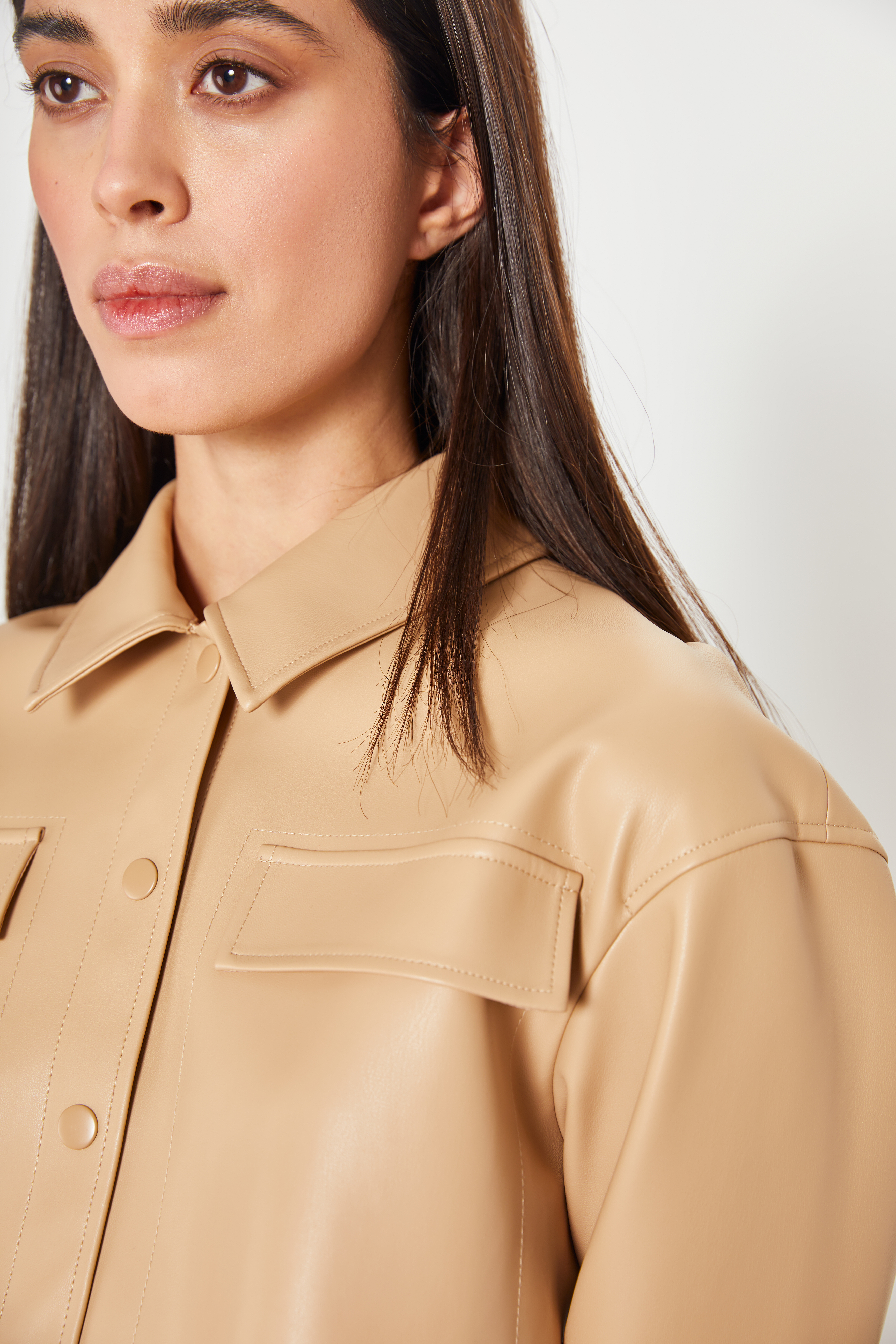 Блузка из искусственной кожи