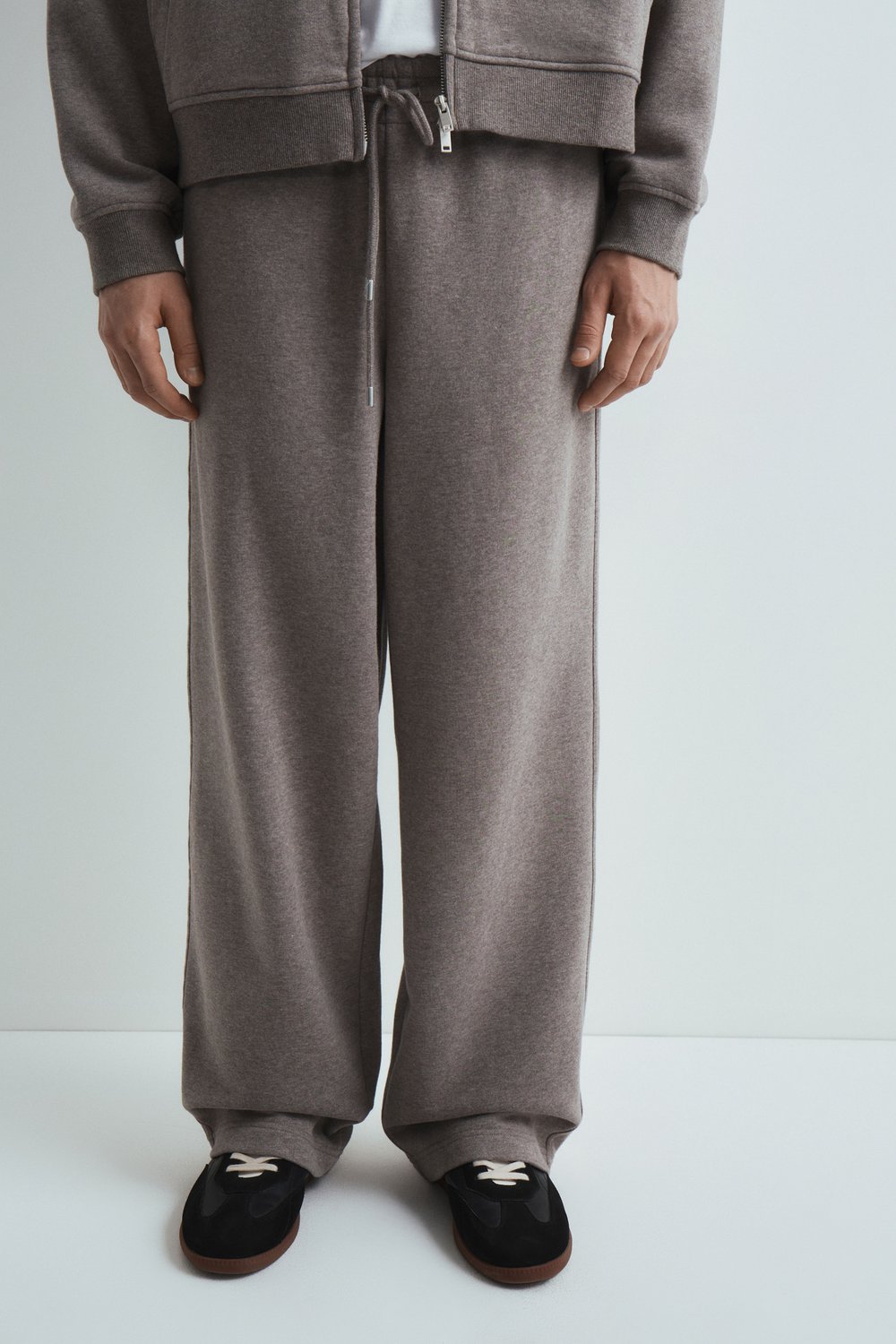 Брюки прямого кроя из футера