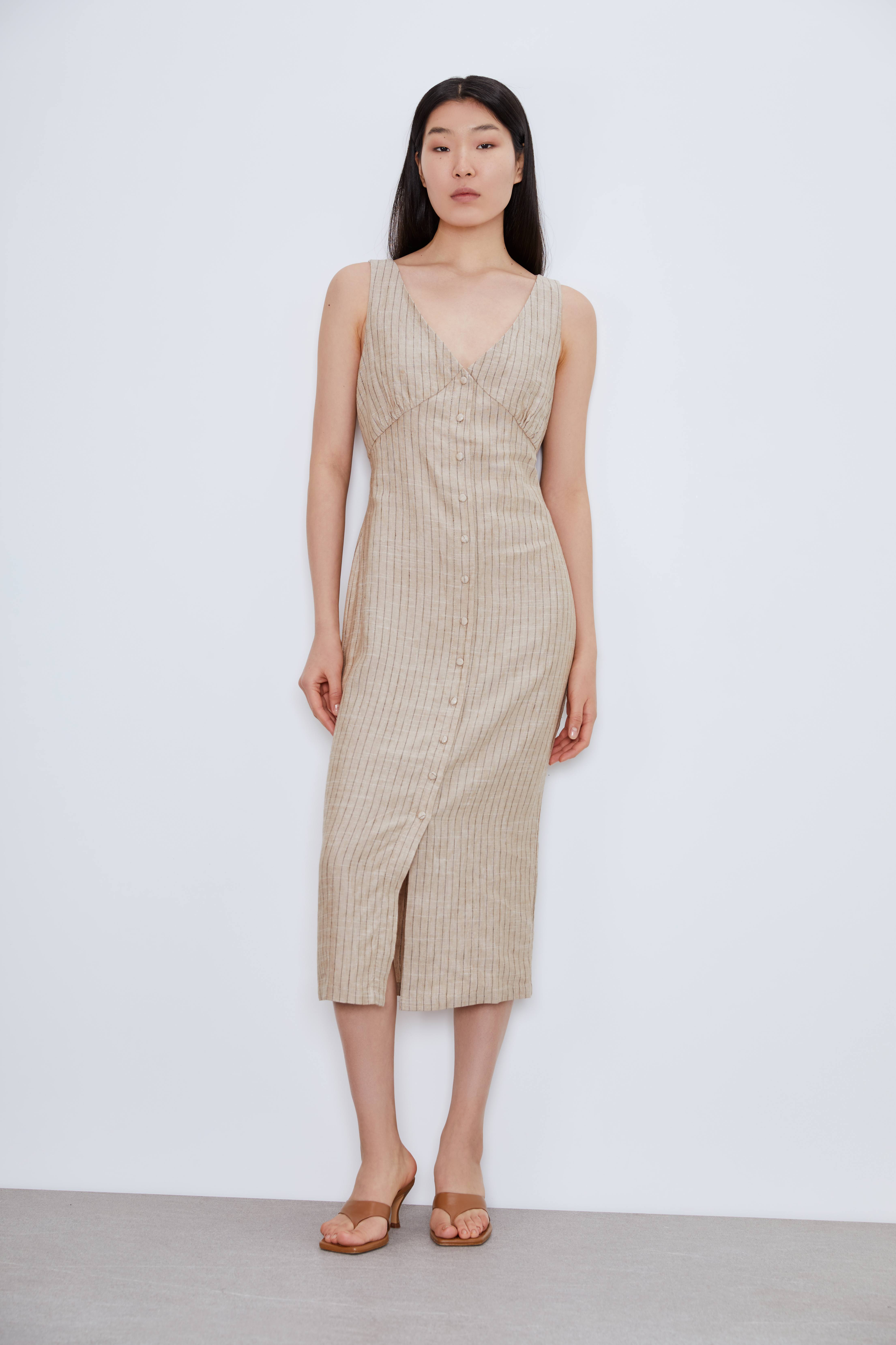 Платье-миди облегающего силуэта