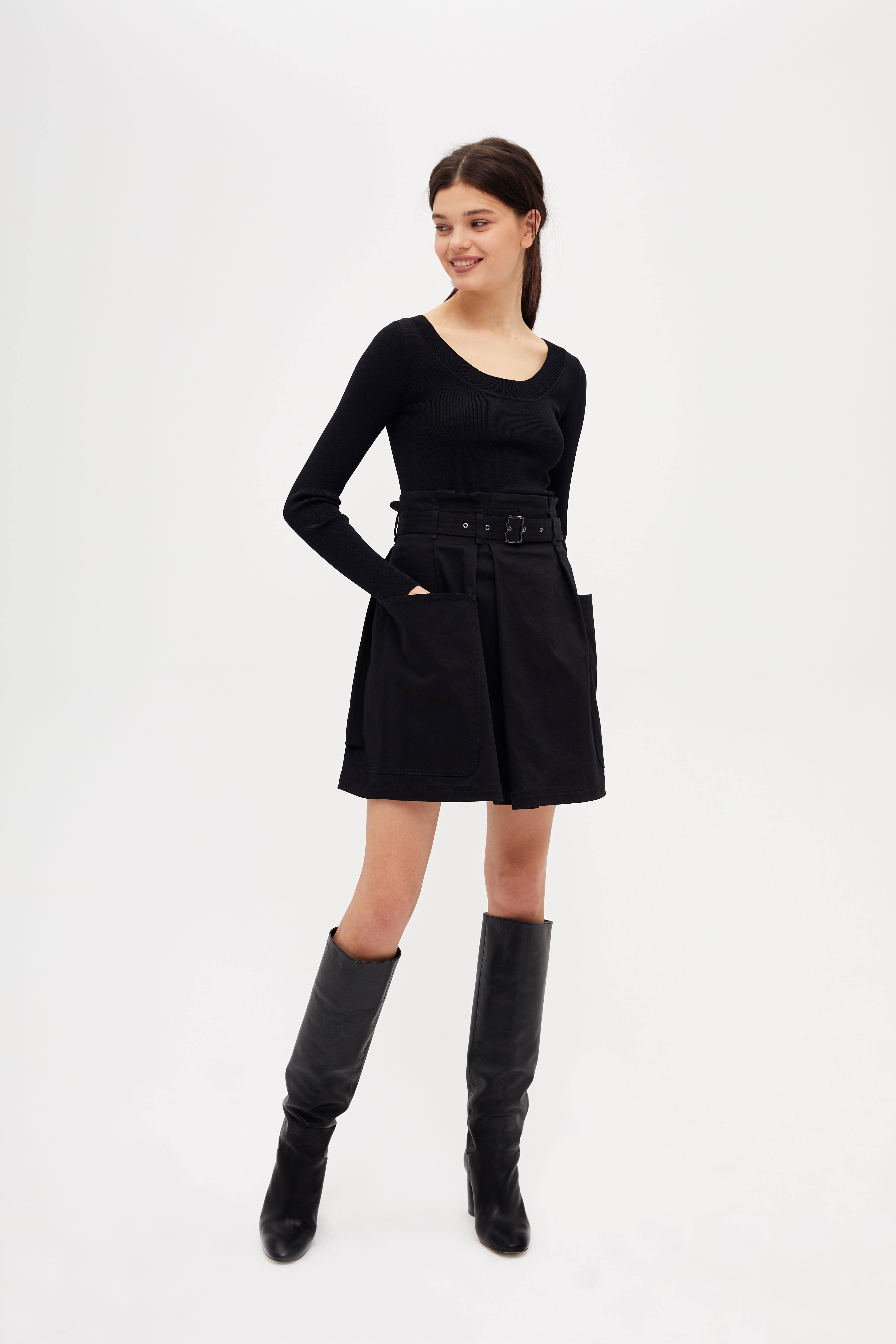 Юбка с накладными карманами