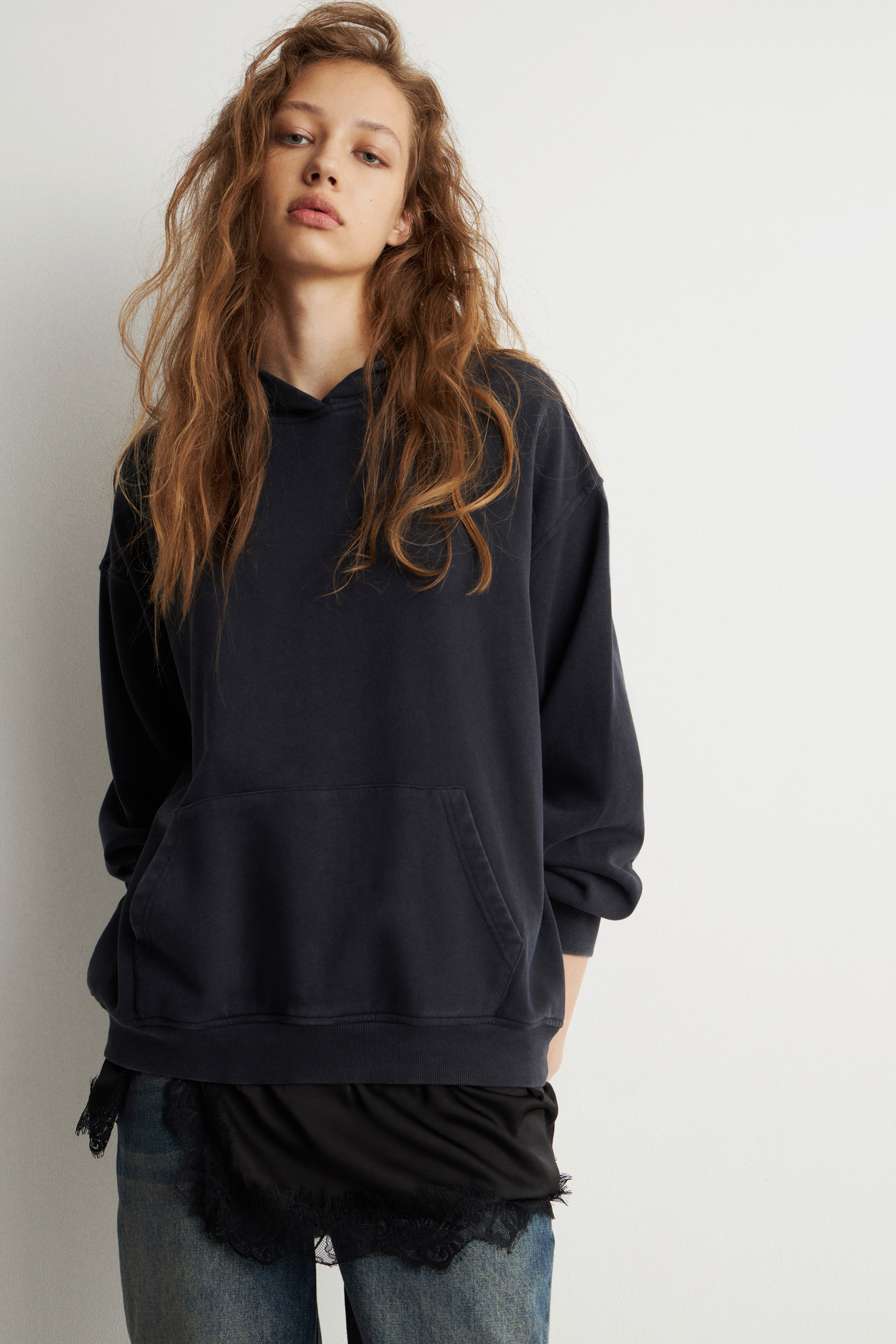 Худисотделкойатласомикружевом