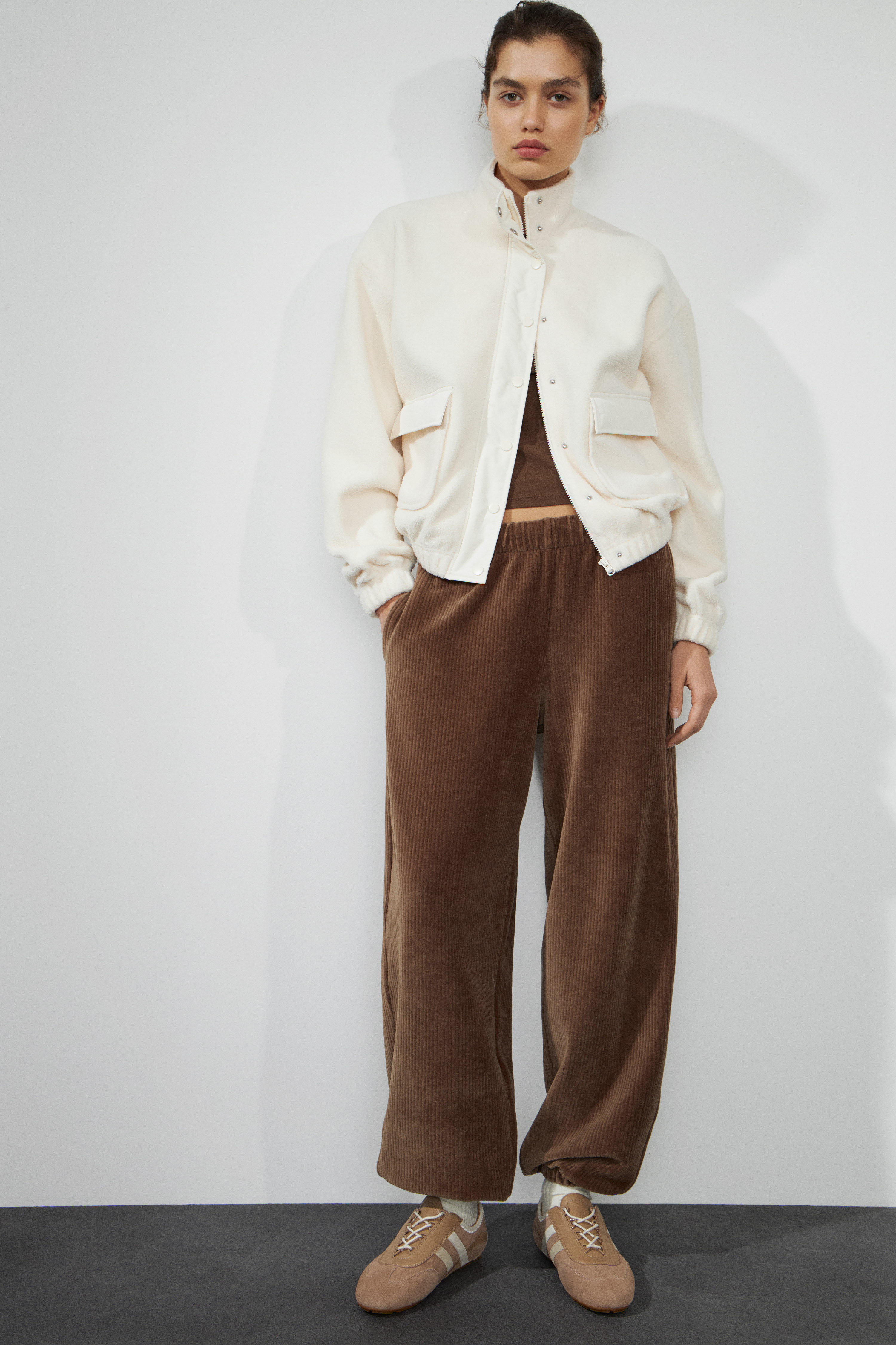 Замшевыекедысполосками