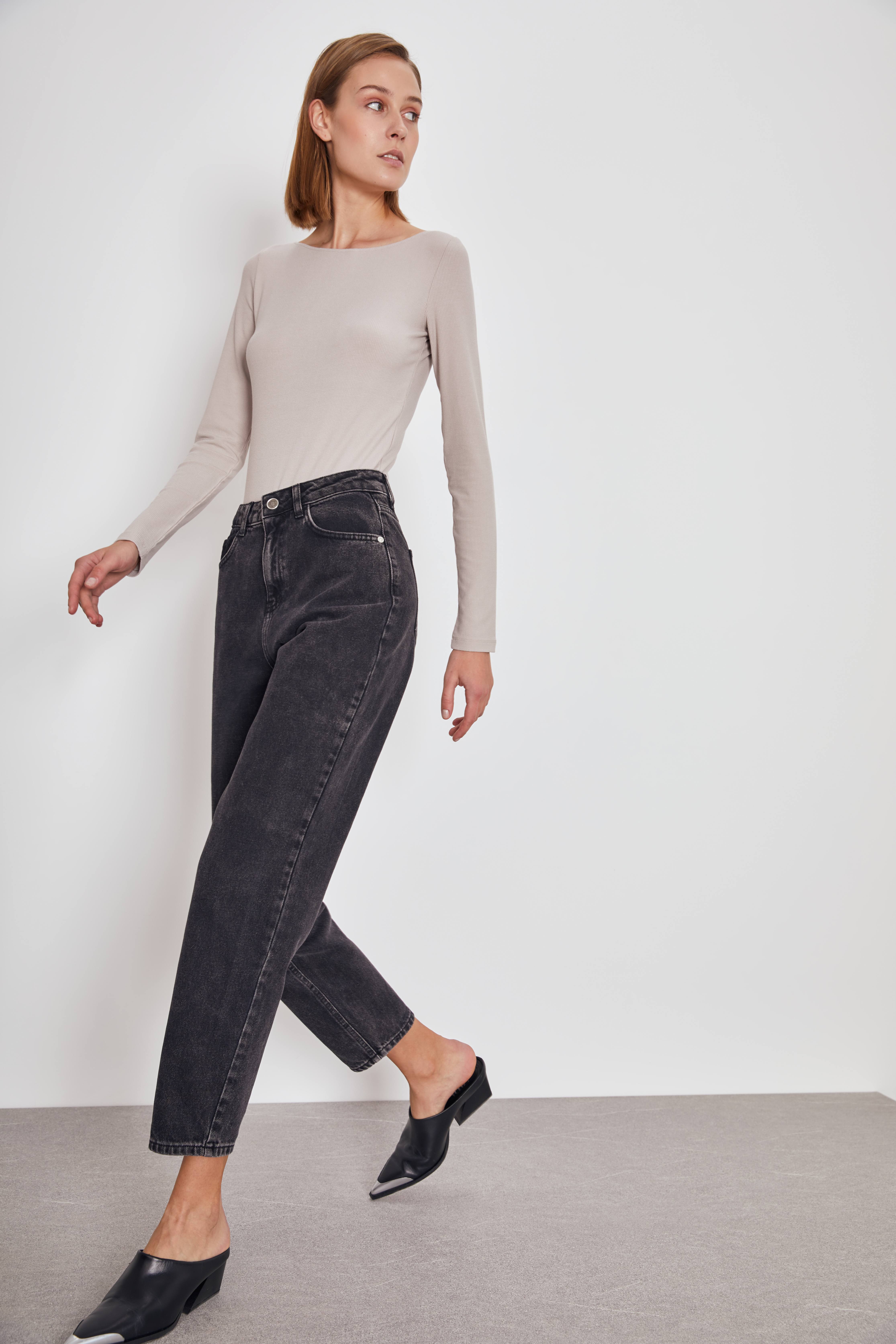 Джинсы MOM FIT