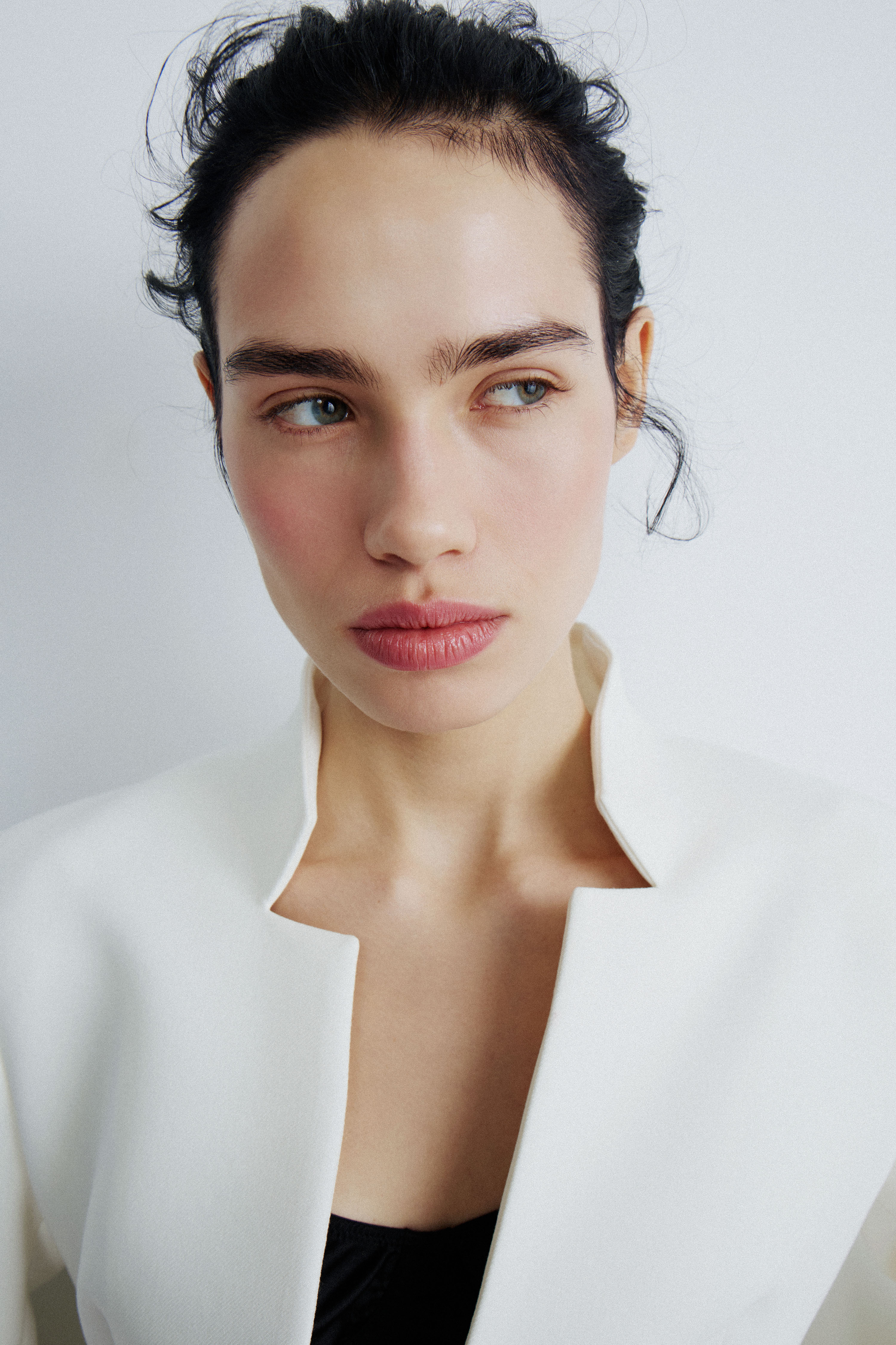 Приталенныйблейзерскружевом