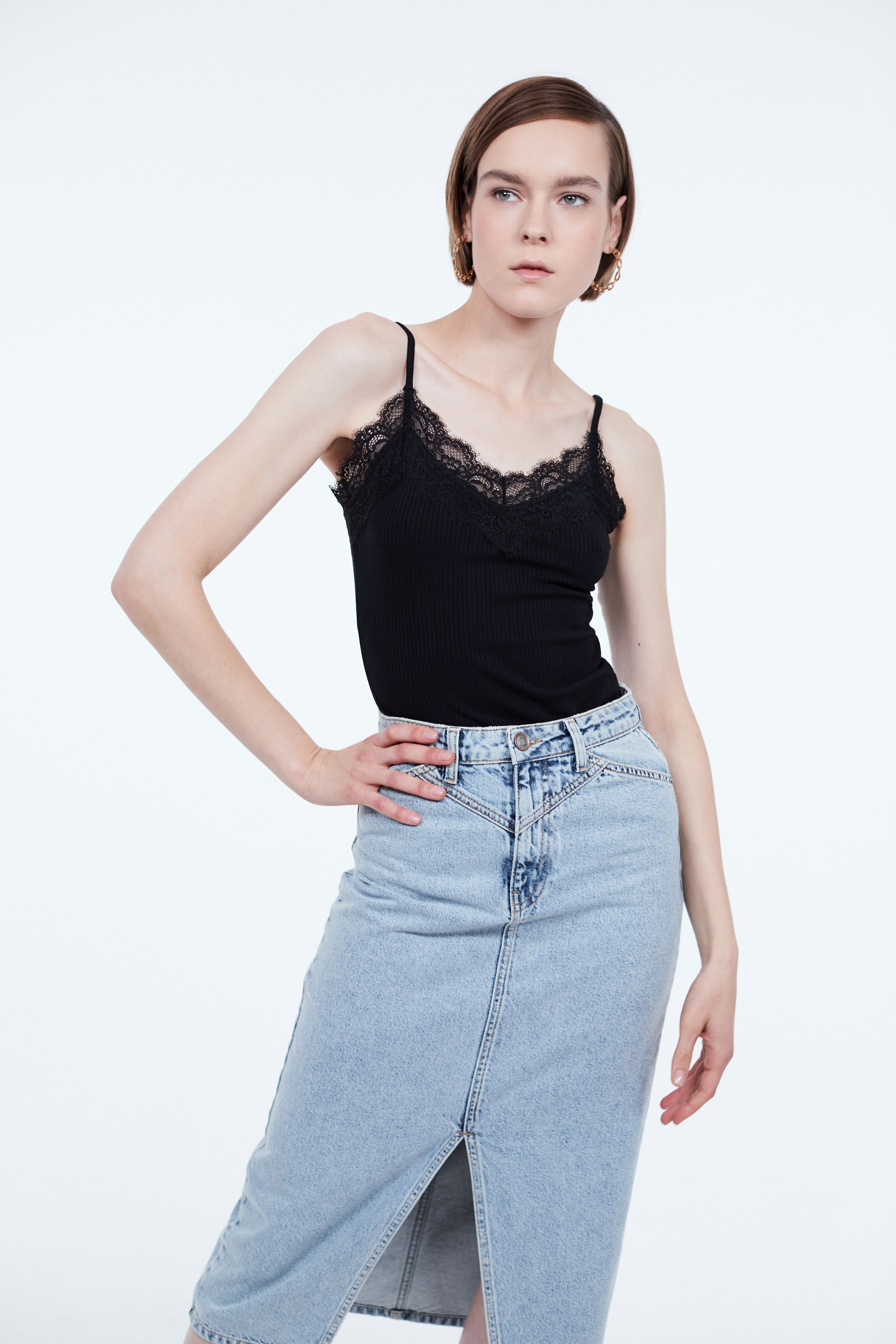 Топ в бельевом стиле