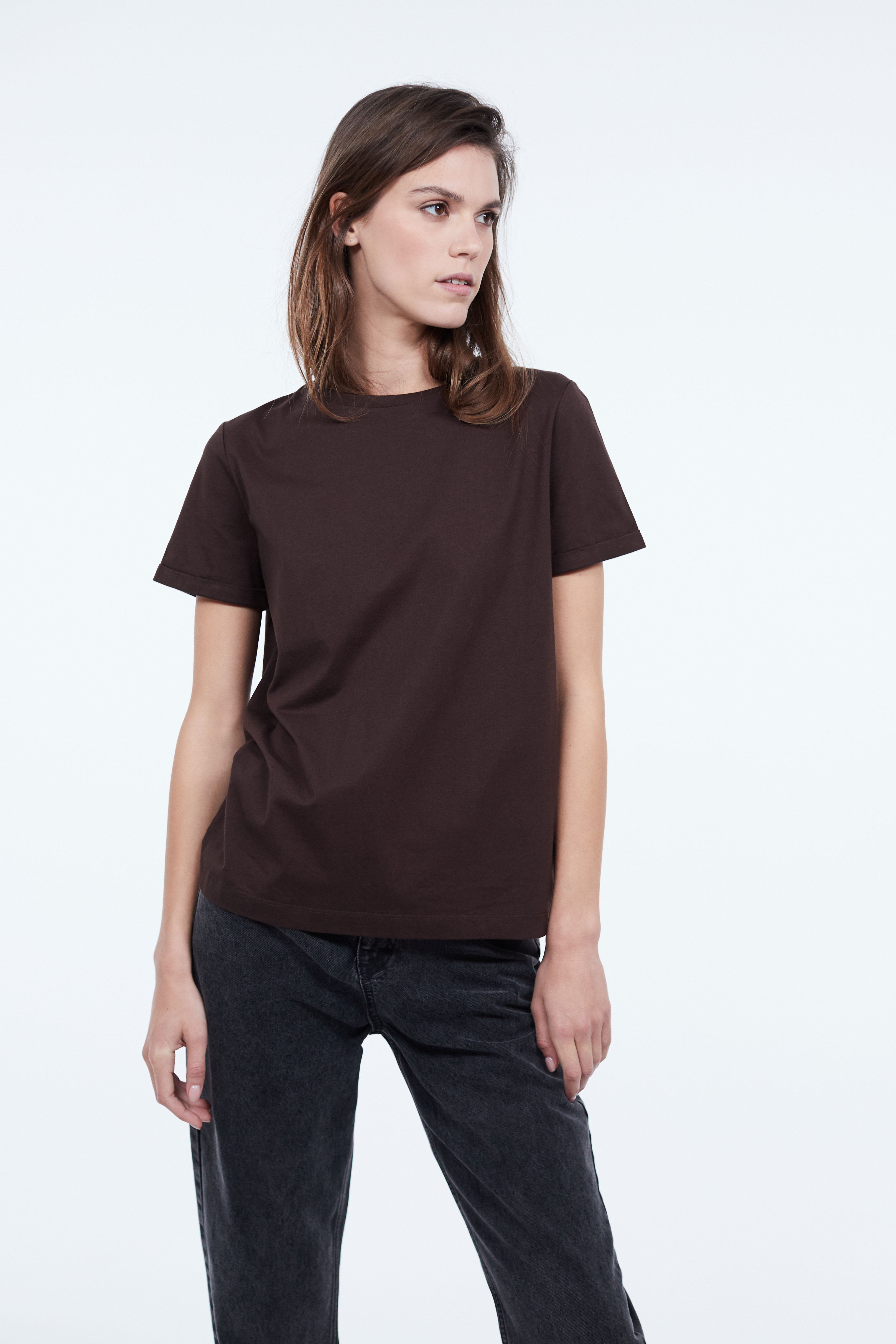 Футболка с круглым вырезом