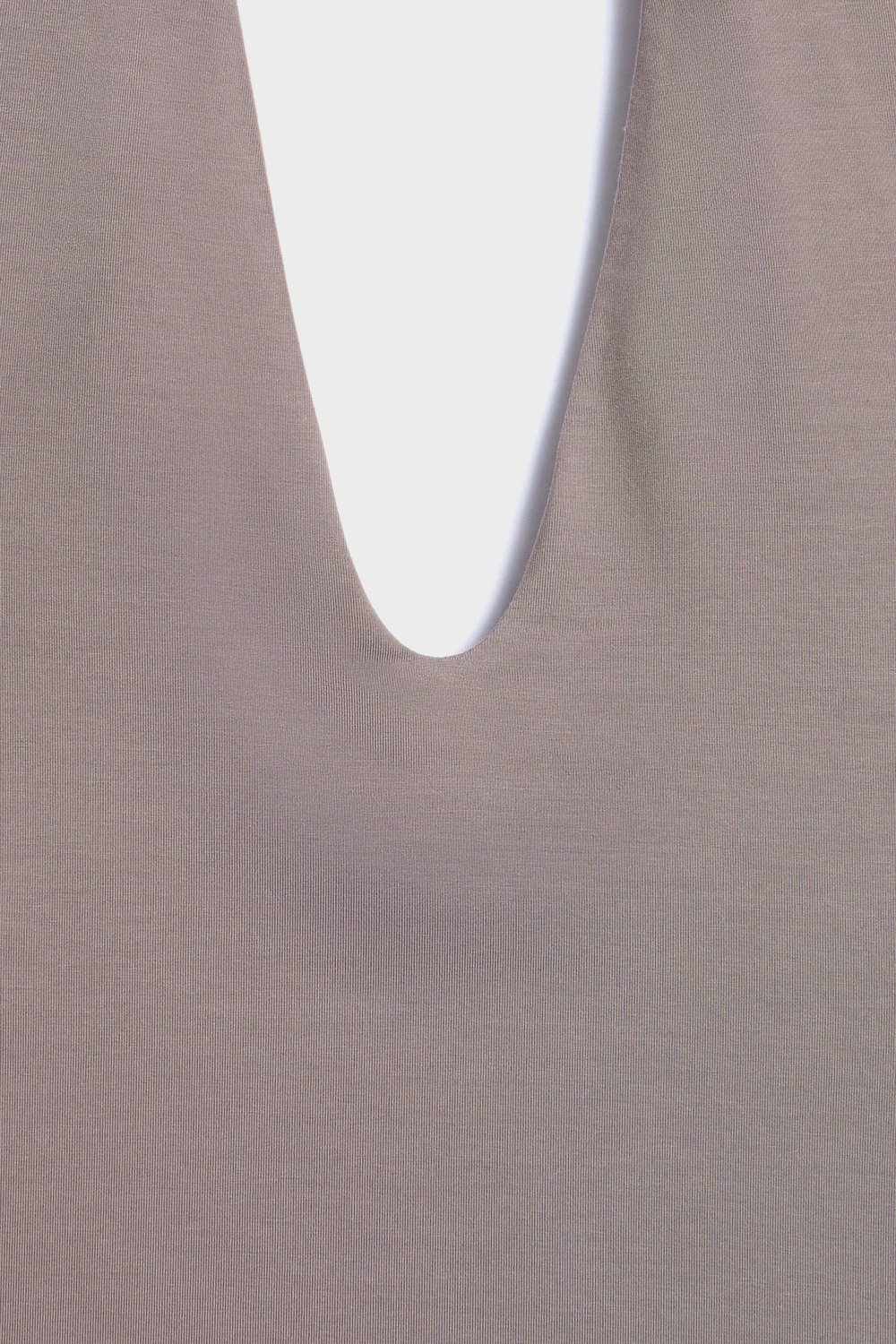 Топ из модала с открытыми плечами