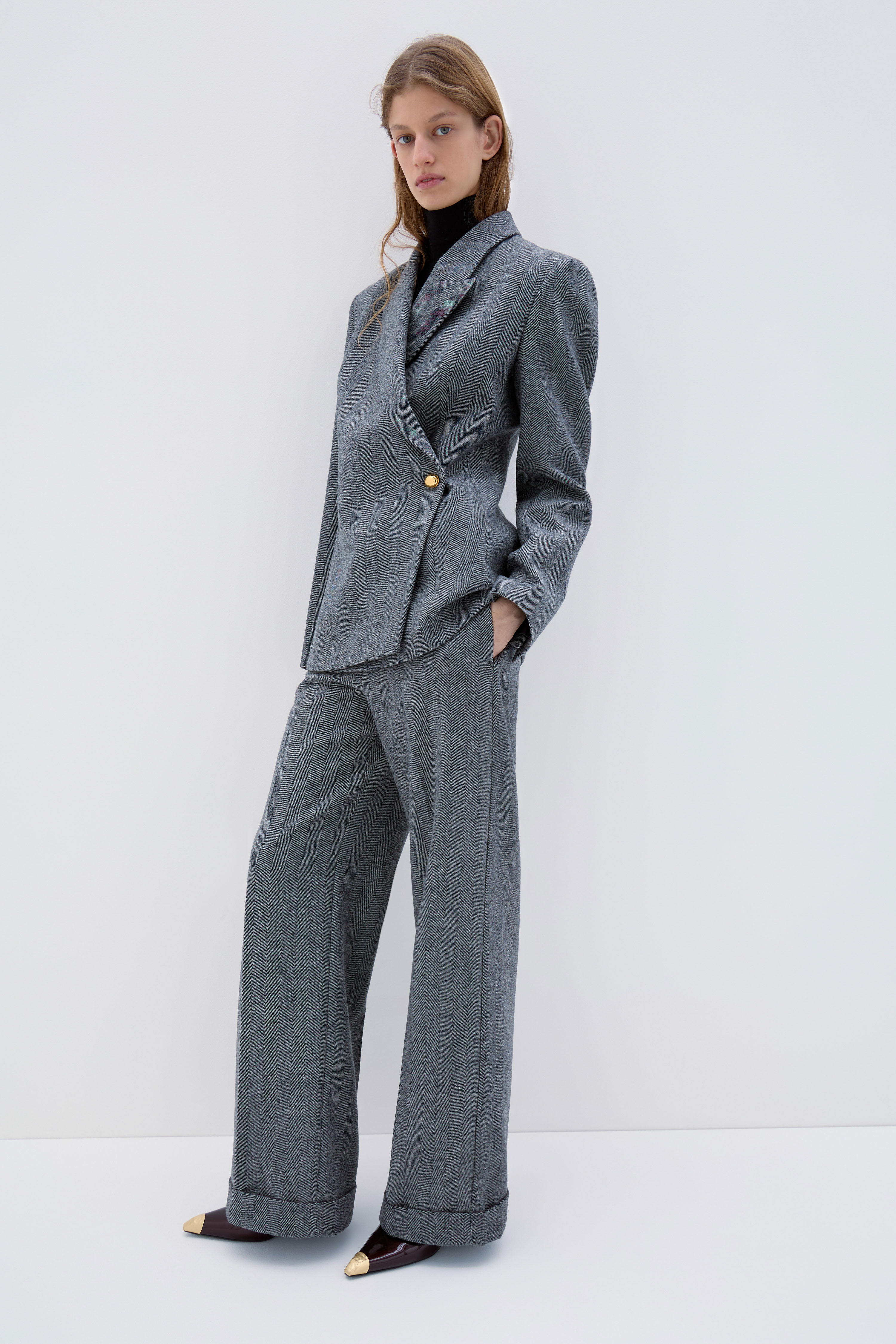 Шерстяныебрюкисшевроннымузором