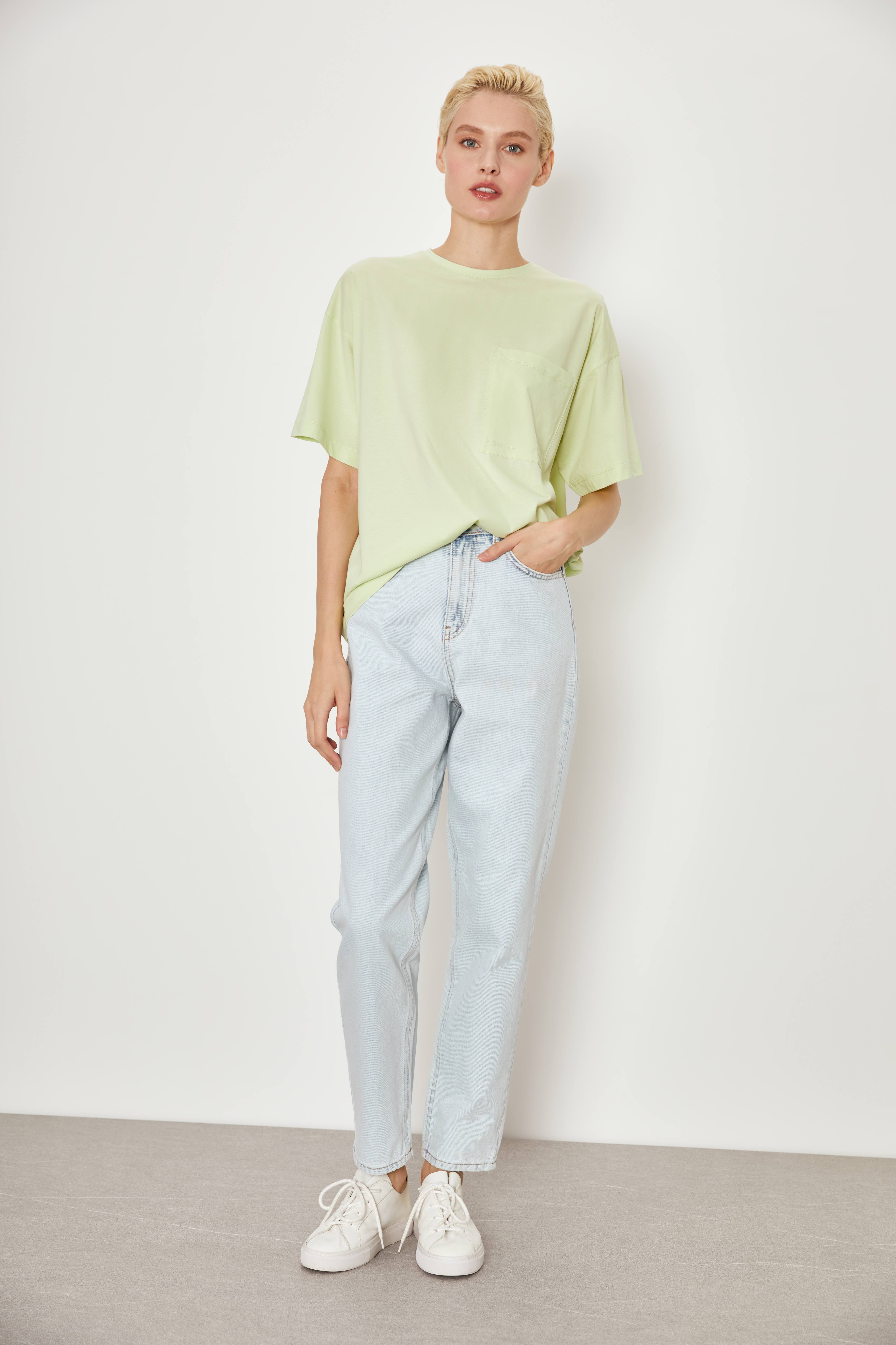 Футболка с карманом