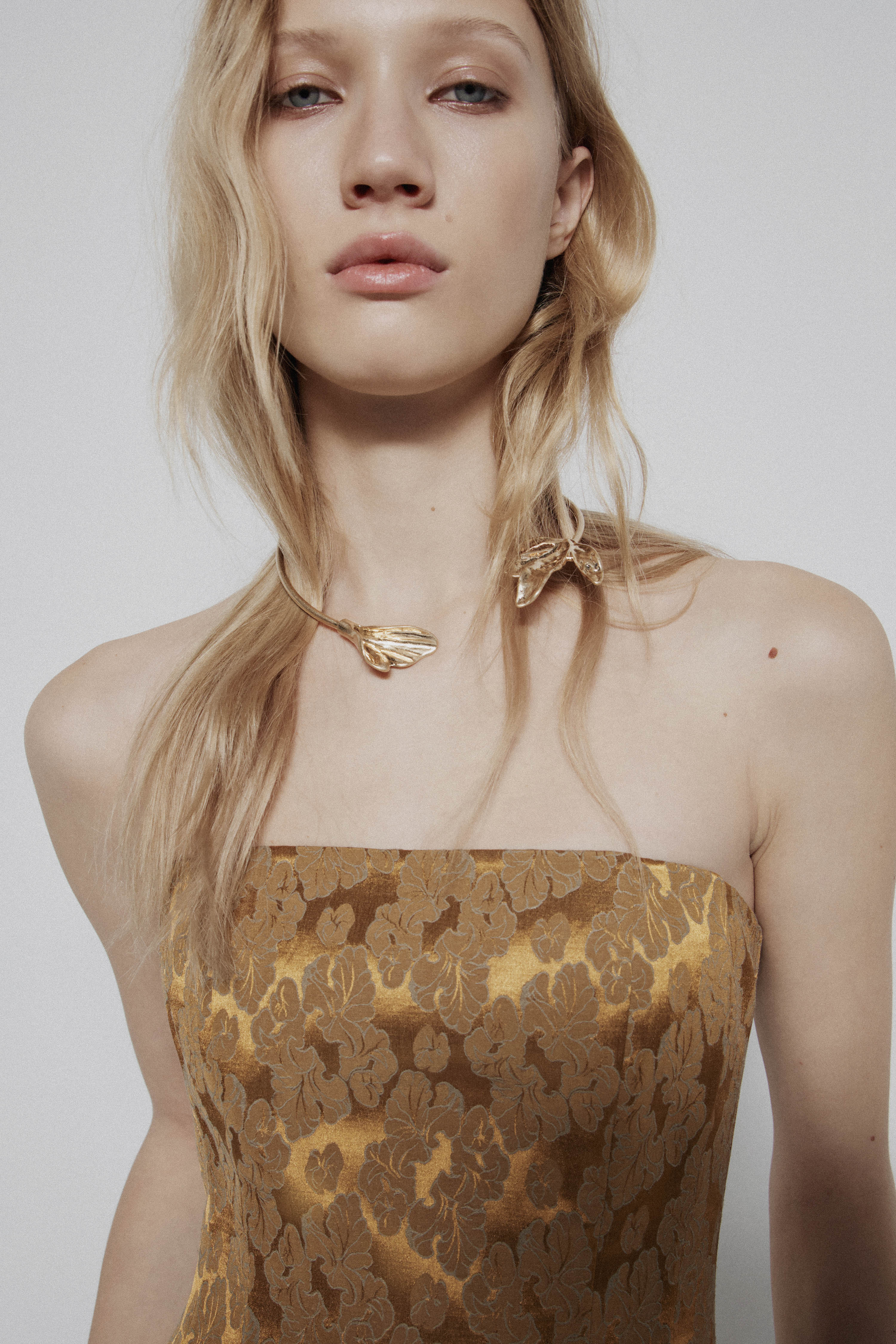 Металлическийчокерсцветами